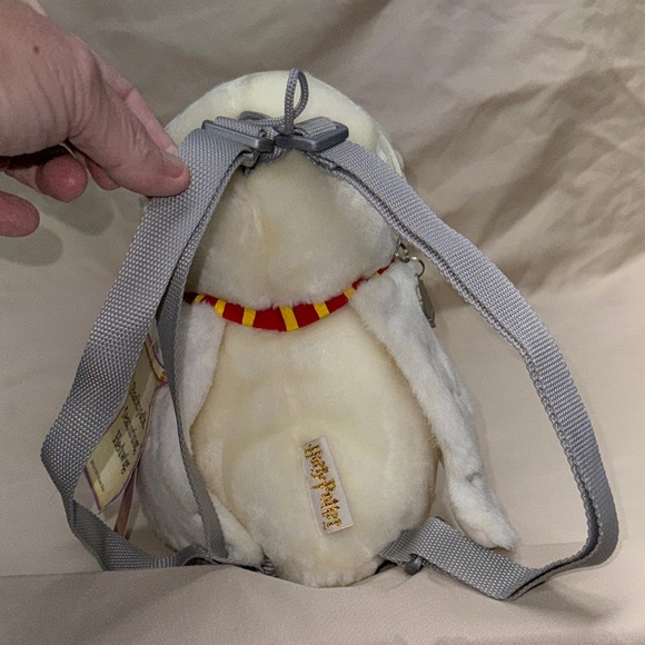 Warner Bros. Hedwig Plush with Red and Yellow Accents Back Pack NWT - Picture 11 of 11